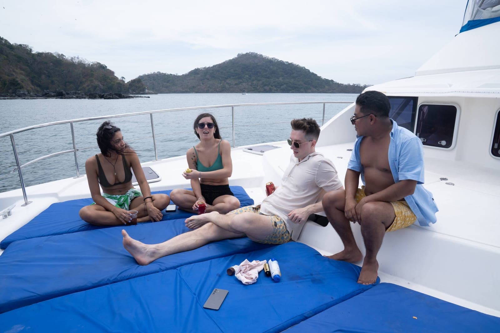Charter privado a bordo del catamarán Aura en Panamá — foto 1